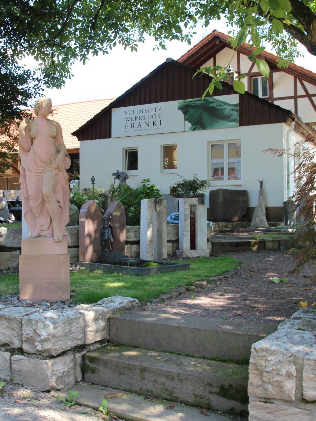 Huber & Schlögel Gmbh Steinmetz + Bildhauer Steinmetzwerkstatt Franki & Pablo Storr GmbH | bildhauerei-storr.de