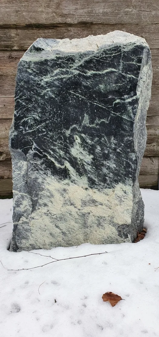 762