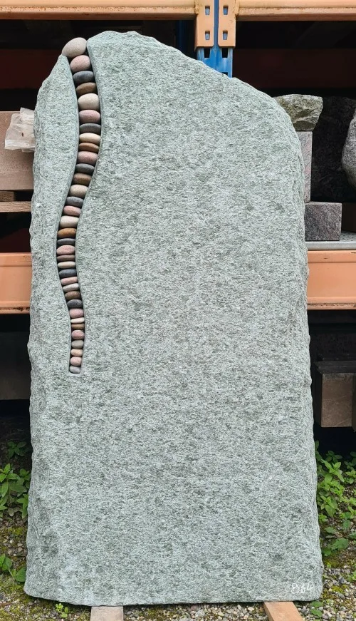 864