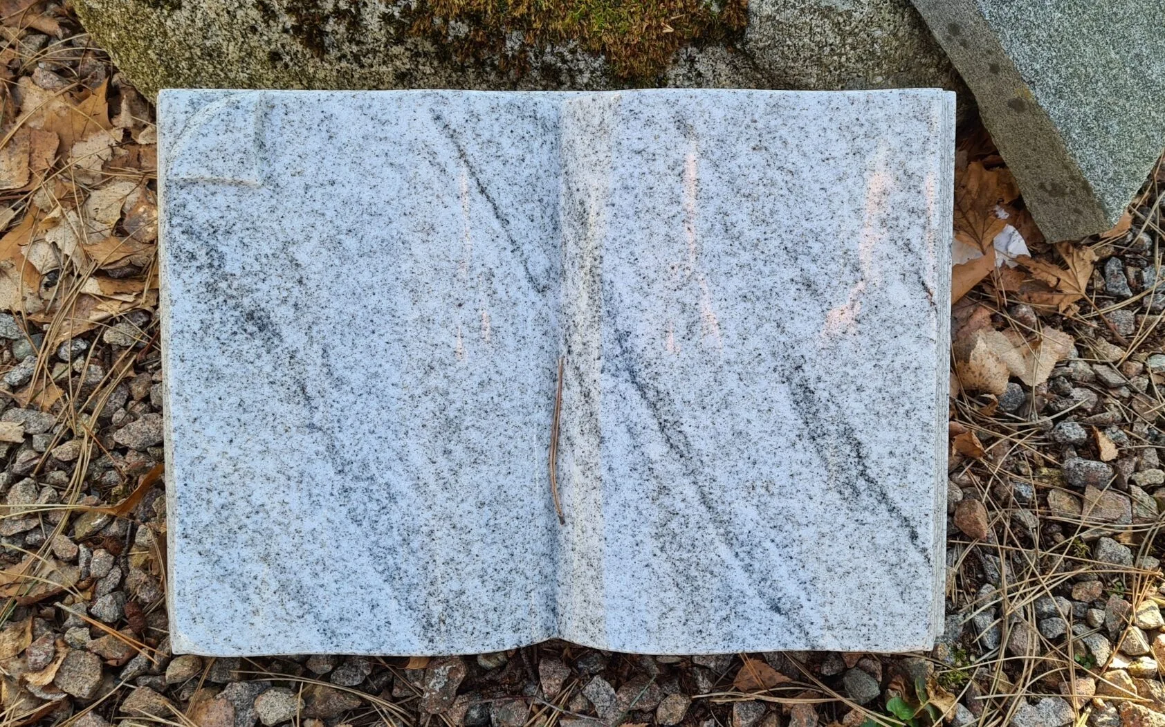 783