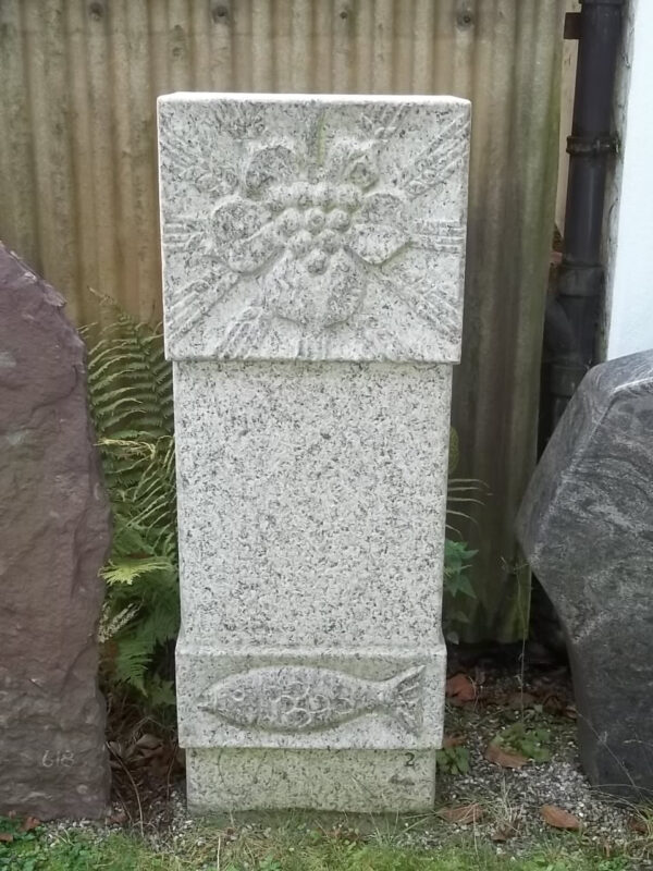 Einzelstein mit Christlicher Symbolik