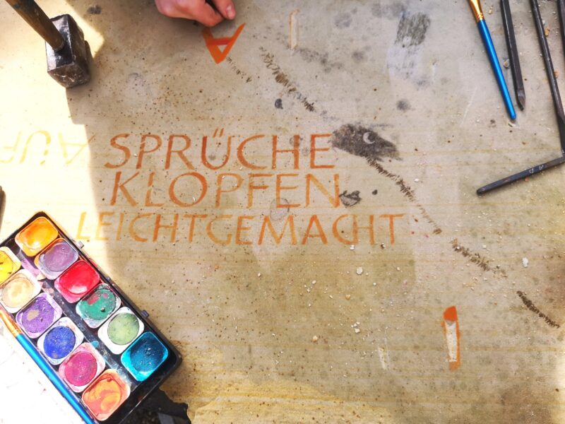 Bildhauerei Storr Freiburg Inschrift