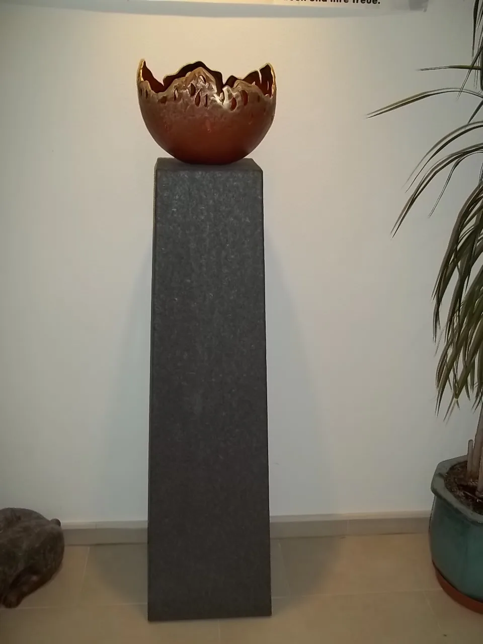 633