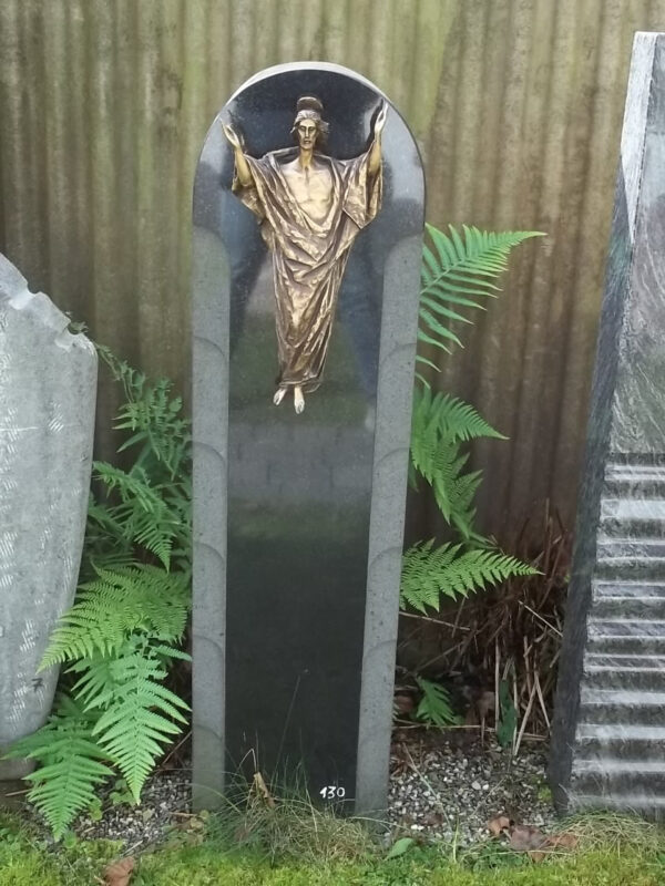 Christus aus Bronze