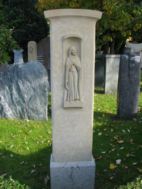 Stele mit Madonna